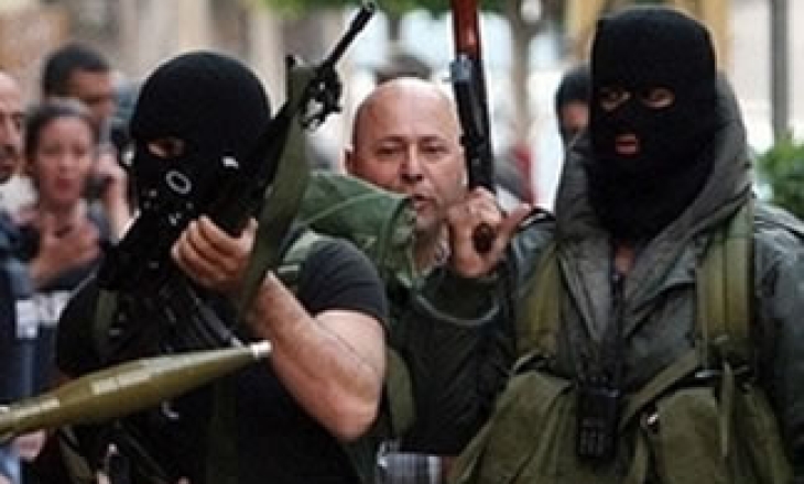 Hezbollah forces shut down pro-govt TV in Lebanon, newspaper office set ablaze