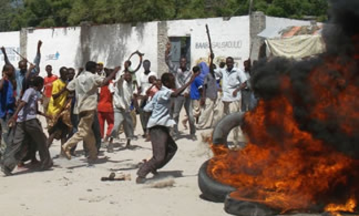 Somalia remained a precarious and perilous place for journalists all through 2008