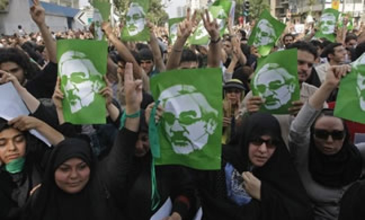 As news media falls victim to Ahmadinejad's electoral coup, Iran crackdown intensifies