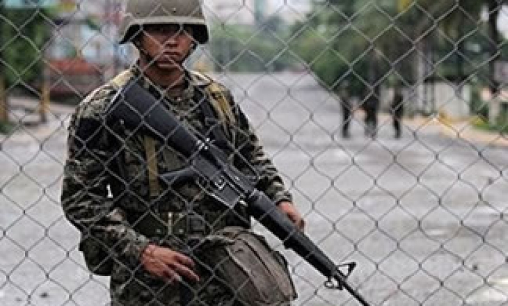 After Honduran coup, reporters detained, signals blocked as Army blackout continues