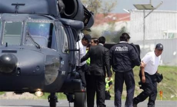 Mexican police free two journalists seized by drug gangs