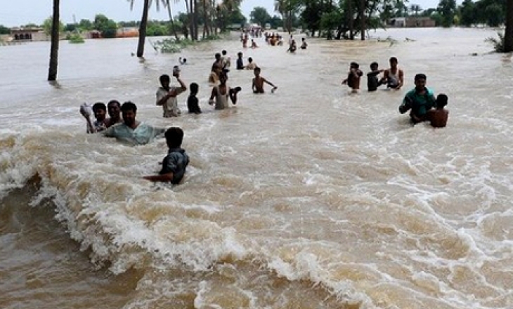 Pakistan floods: one journalist dead, houses of over 200 completely damaged