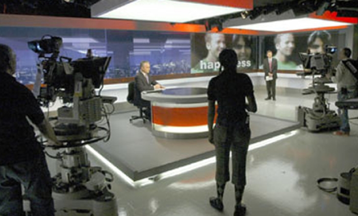 More than 2,000 BBC journalists vote for strike action