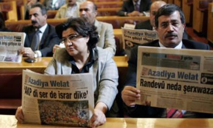 Turkish court sentences Kurdish newspaper manager to 138 years in prison