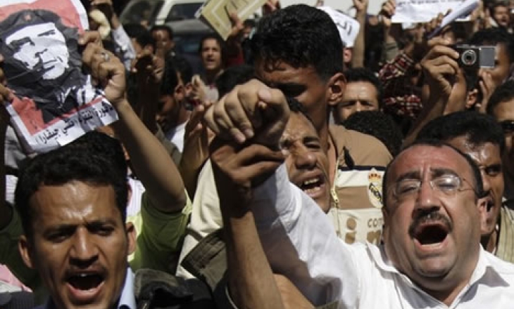 Journalists attacked while covering anti-government protests in Sana'a