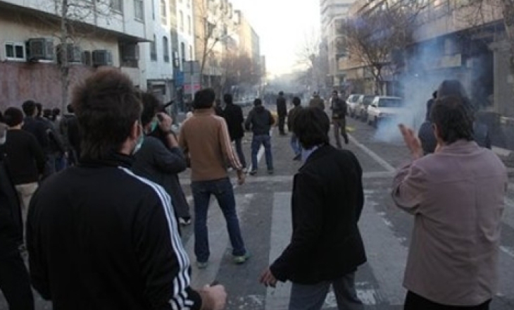 Journalists arrested in Iran, relatives held hostage in new crackdown