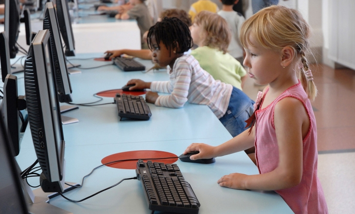 Media use in excess of 45 minutes per day negatively affects children Media use in excess of 45 minutes per day negatively affects children