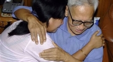 Ailing 79-yr-old Burmese journalist U Win Tin released after 19 years in prison