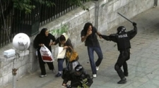 Ahmadinejad criticises international media, Iran clamps down on news of widespread protests