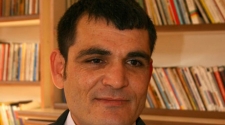 Kurdish journalist serving 166-year jail term wins press freedom prize in Turkey