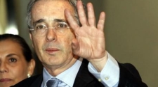 Colombia: Uribe settles scores with the press on air as new cases are filed