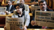 Turkish court sentences Kurdish newspaper manager to 138 years in prison