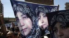 Authorities in Yemen release journalists for fear of Tunisia-style unrest