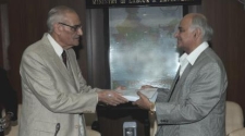 Wage board recommends 3 times pay hike for Indian journalists