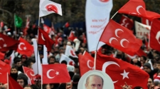 Turkey: Toxic climate for media a week ahead of elections