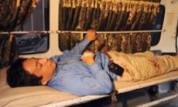 Security fears increase for media in Pakistan, two foreign journalists wounded in shooting