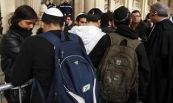 French court wants photo of Jewish victim to be blacked out from cover of magazine