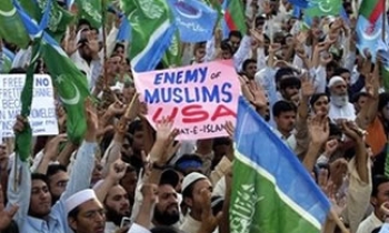 Journalists assaulted in Islamabad while covering protest by student group of Jamaat