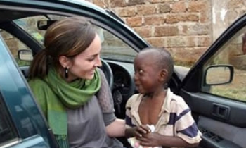 Canada, Australia should step up efforts to free captive journalists being held in Somalia