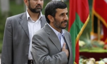 Iran shuts down office of journalists association as Ahmadinejad starts his second term