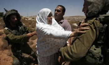 Israeli soldiers attack photographers covering West Bank demonstration