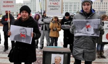 Belarus media harassed in run-up to presidential vote