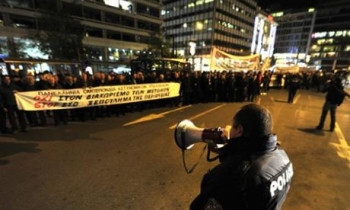 Journalists caught between radical groups and police violence in Greece