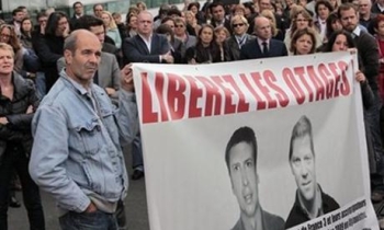 Journalists in 2010 targets and bargaining chips